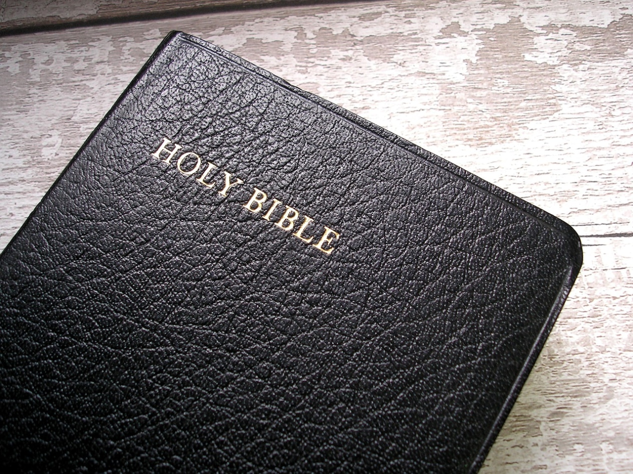 Holy_Bible.jpg